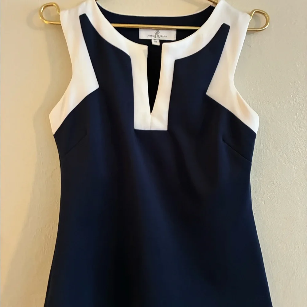 Jean -Pierreklifa Elegant Navy and White Sleeveless Top - Picture 3 of 5